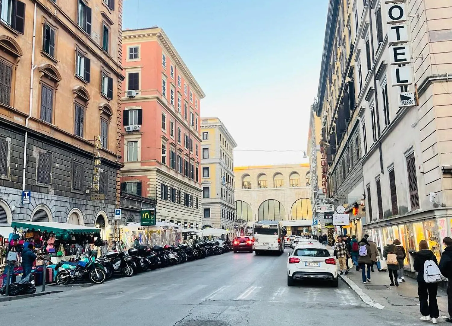 Camera Matrimoniale A 2 Passi Da Colosseo E Termini 0*, Řím Itálie
